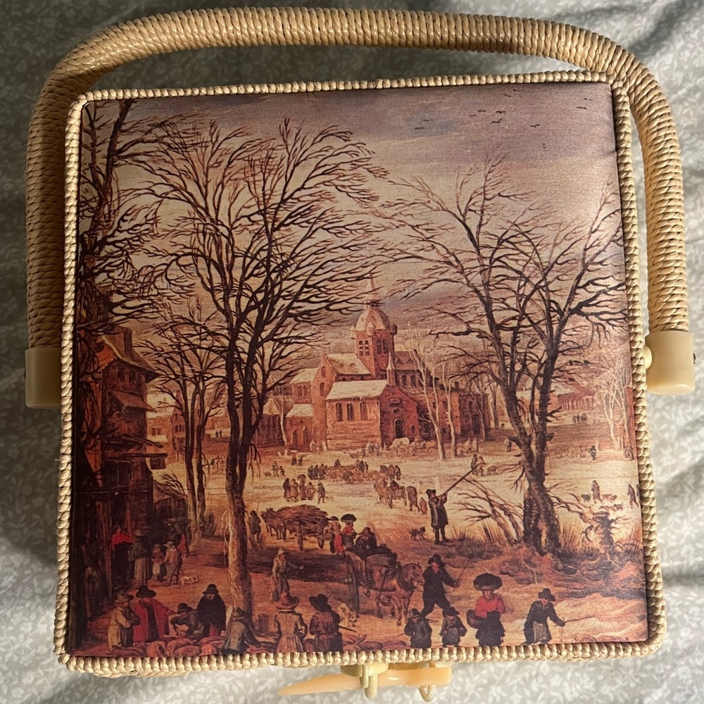 🧵 Vintage Wicker Sewing Basket with Winter Scene Lid 🎨 - Picture 7 of 8